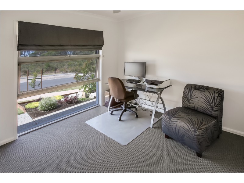 4 Jade Crescent, Caloundra West QLD 4551