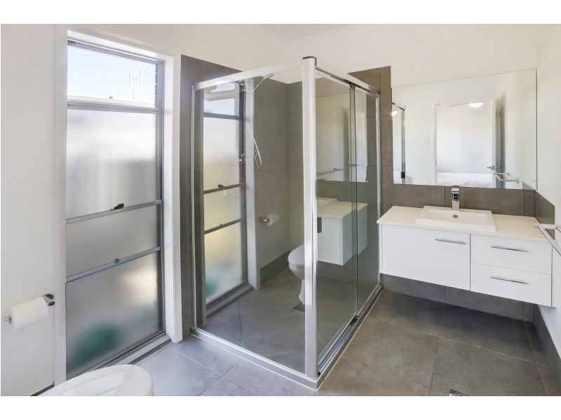 4 Jade Crescent, Caloundra West QLD 4551