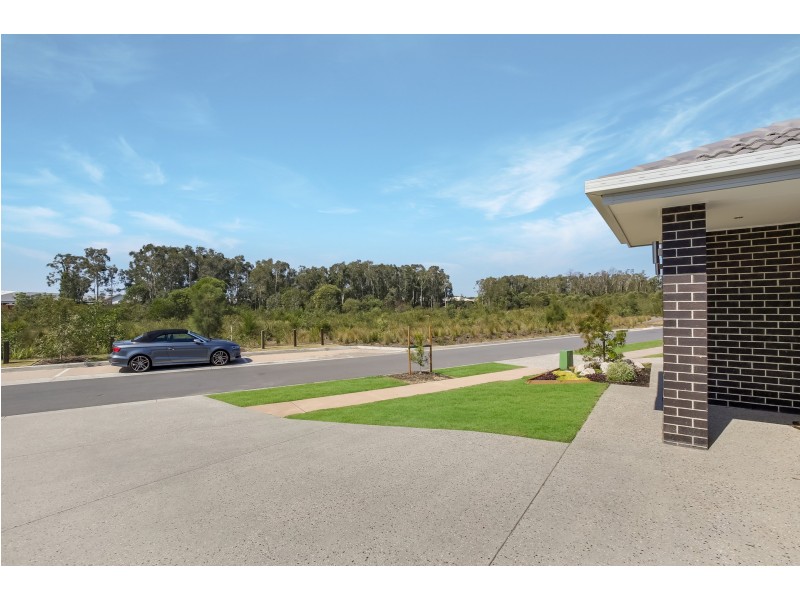 4 Jade Crescent, Caloundra West QLD 4551