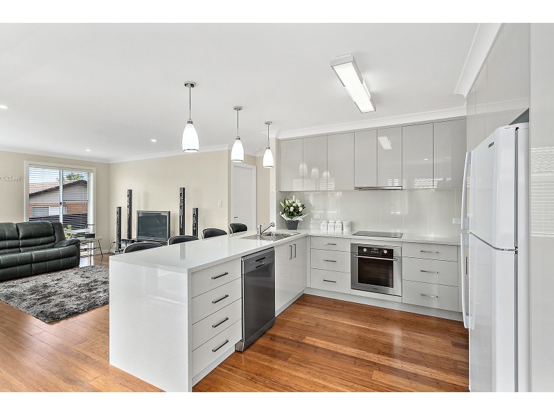 9 Sanderson Road, Kanahooka NSW 2530