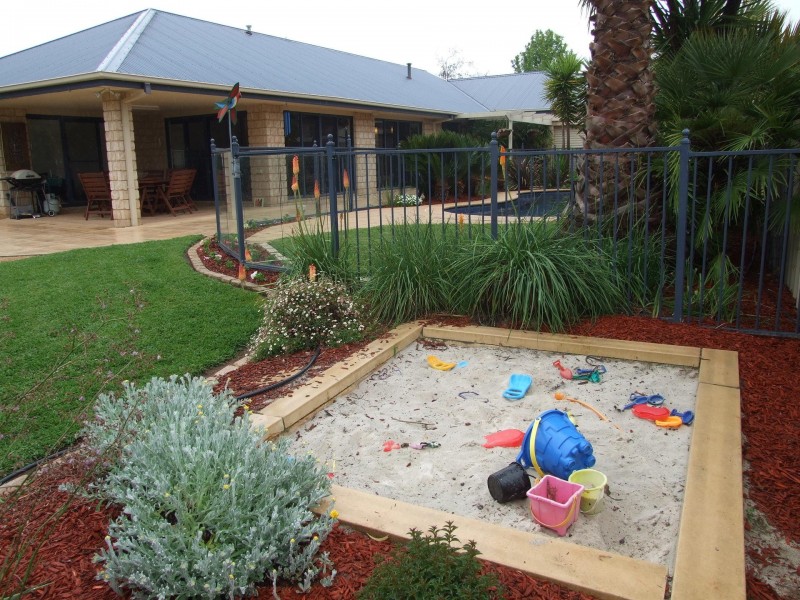 27 The Grove, Thurgoona NSW 2640