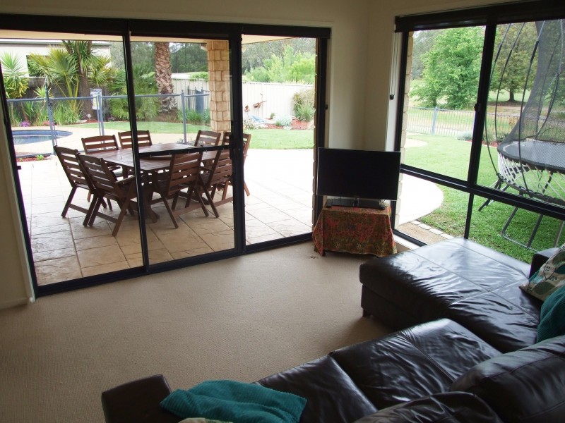 27 The Grove, Thurgoona NSW 2640