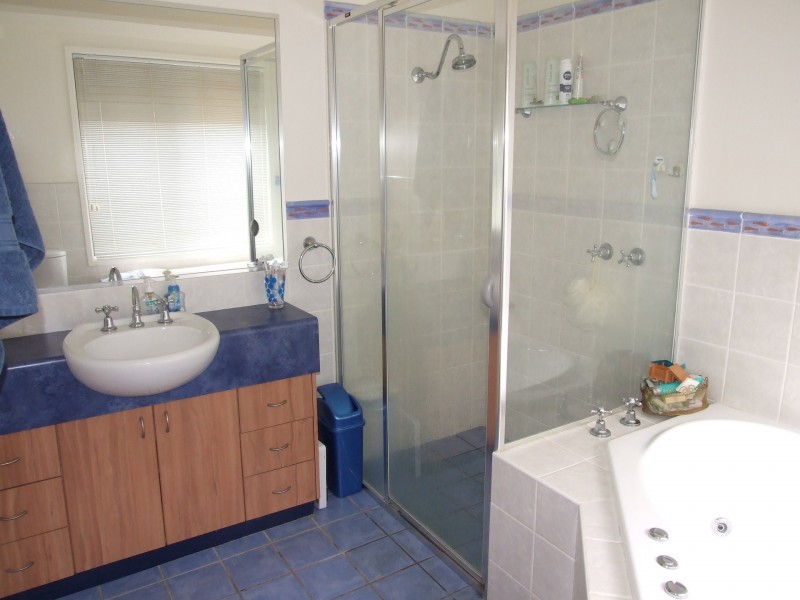 27 The Grove, Thurgoona NSW 2640