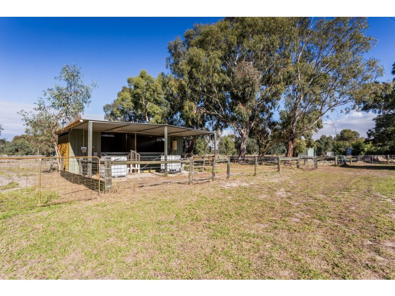 13 Devon Court, Oakford WA 6121