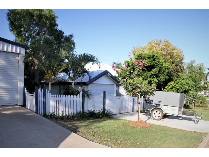 56 Matthew Flinders Drive, Cooee Bay QLD 4703