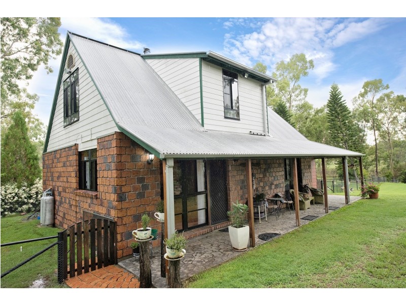 21 Rhys Avenue, The Caves QLD 4702
