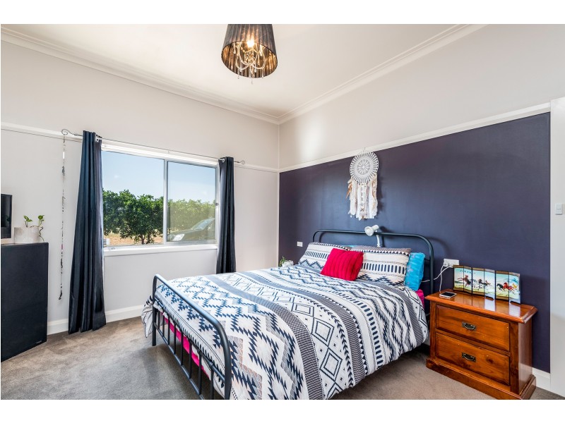 2240 Curran Road, Yenda NSW 2681