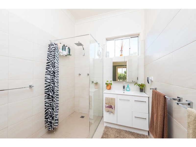 2240 Curran Road, Yenda NSW 2681