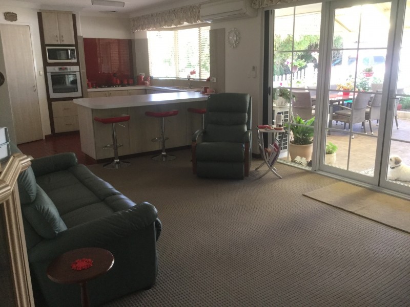 14 Suburban Rd, Quairading WA 6383