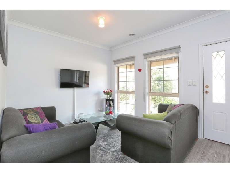 2/30 Newham Way, Altona Meadows VIC 3028