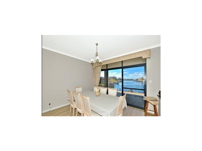 5 Fistina Ramble, Halls Head WA 6210