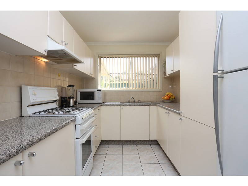 8 Frank Oliveri Drive, Chipping Norton NSW 2170