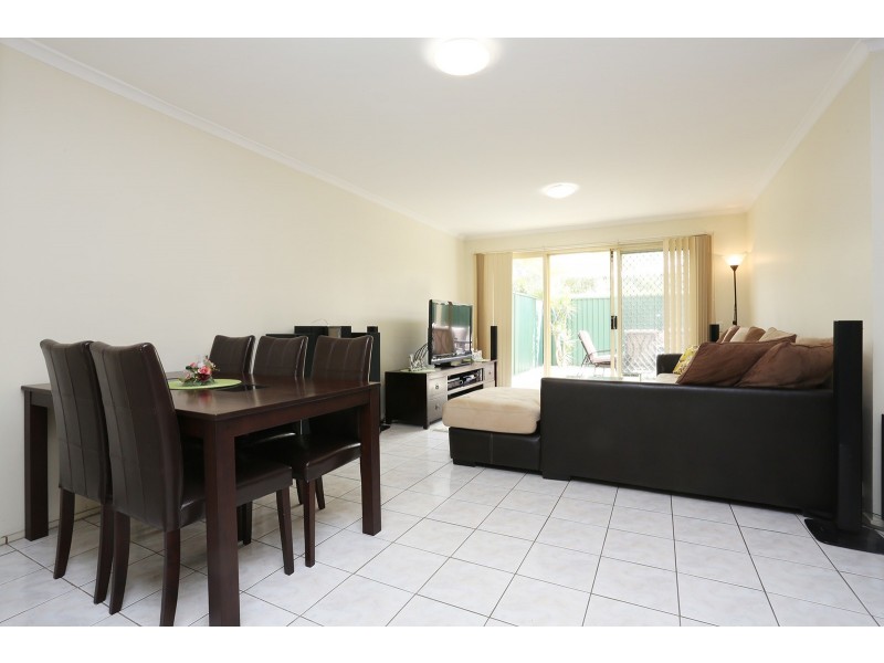 8 Frank Oliveri Drive, Chipping Norton NSW 2170