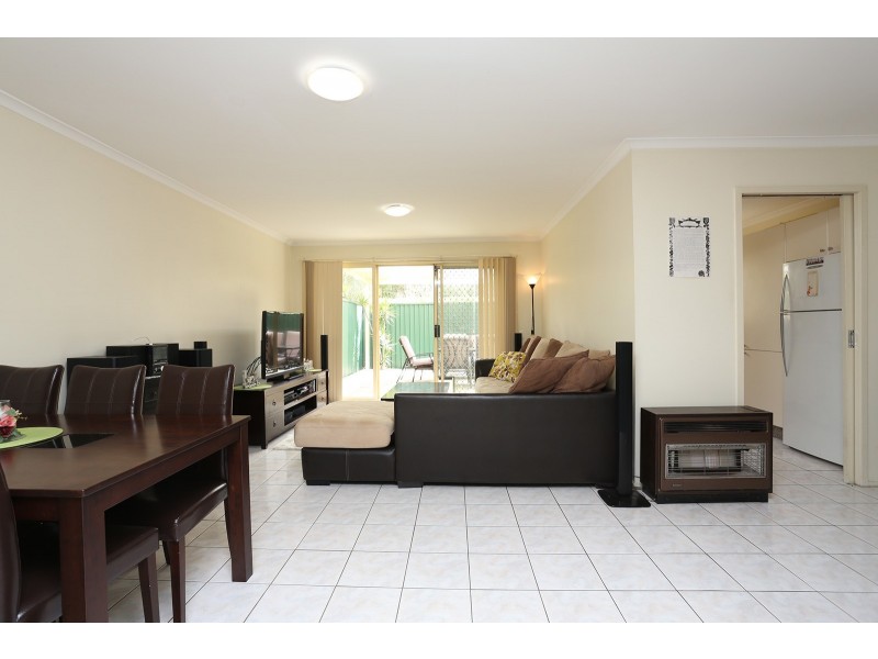 8 Frank Oliveri Drive, Chipping Norton NSW 2170