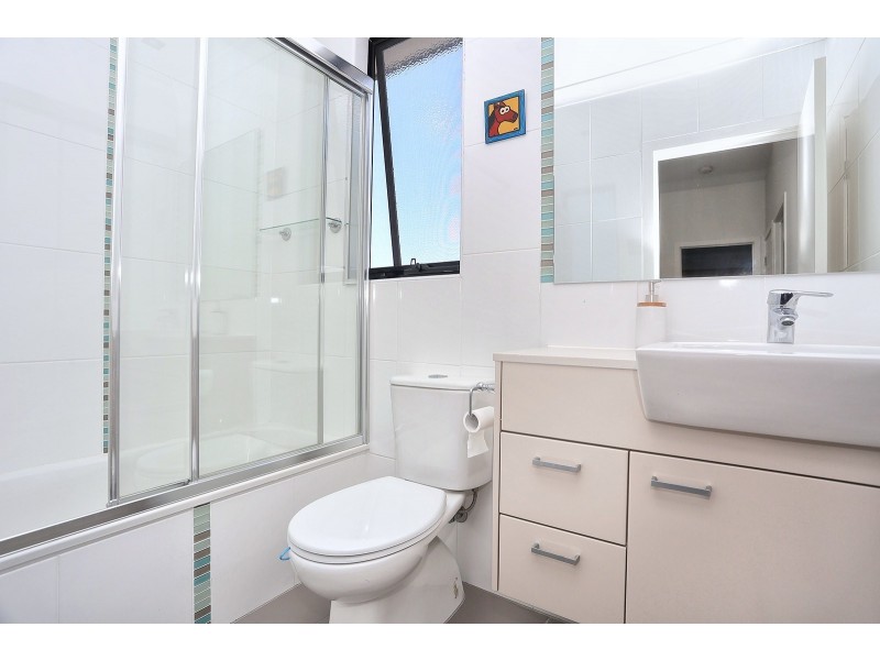 3/4 Kates Street, Morningside QLD 4170