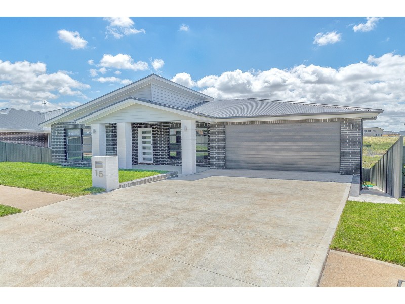 15 Redman Circuit, Goulburn NSW 2580