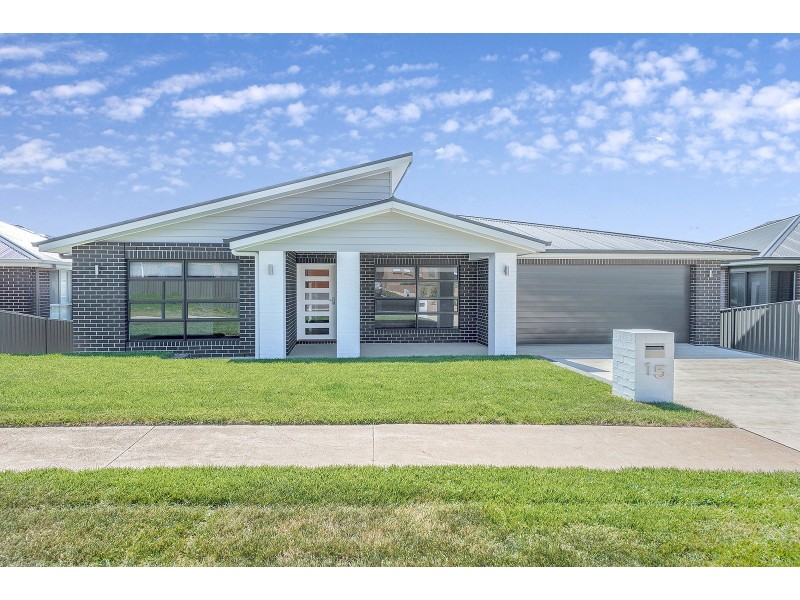15 Redman Circuit, Goulburn NSW 2580