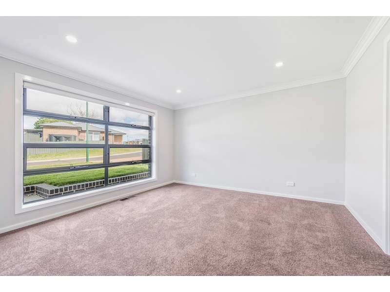 15 Redman Circuit, Goulburn NSW 2580