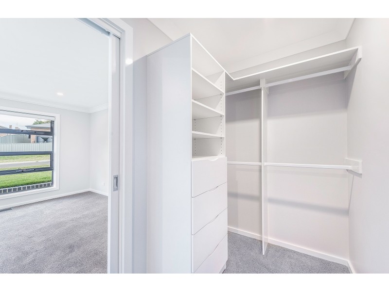 15 Redman Circuit, Goulburn NSW 2580