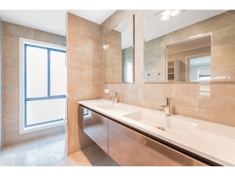 15 Redman Circuit, Goulburn NSW 2580