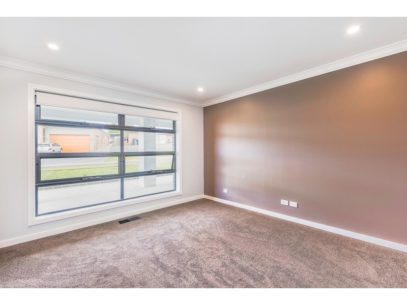 15 Redman Circuit, Goulburn NSW 2580