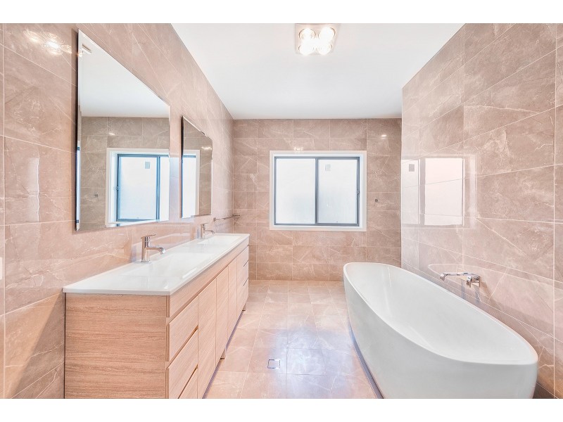 15 Redman Circuit, Goulburn NSW 2580