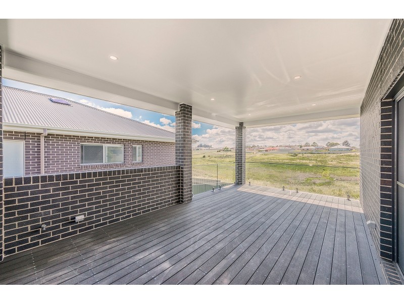 15 Redman Circuit, Goulburn NSW 2580