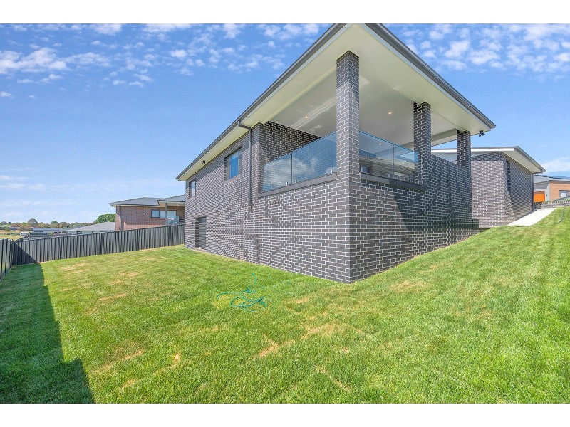 15 Redman Circuit, Goulburn NSW 2580