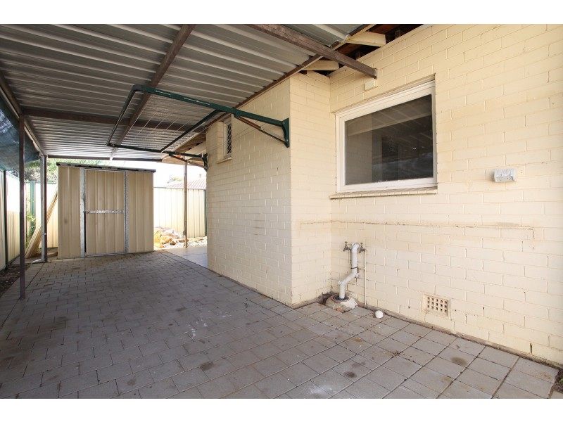 32 ANGELO STREET, Armadale WA 6112