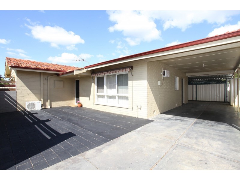 32 ANGELO STREET, Armadale WA 6112