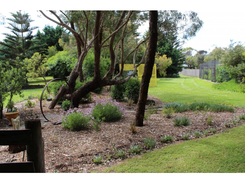 6 The Esplanade, Narrawong VIC 3285