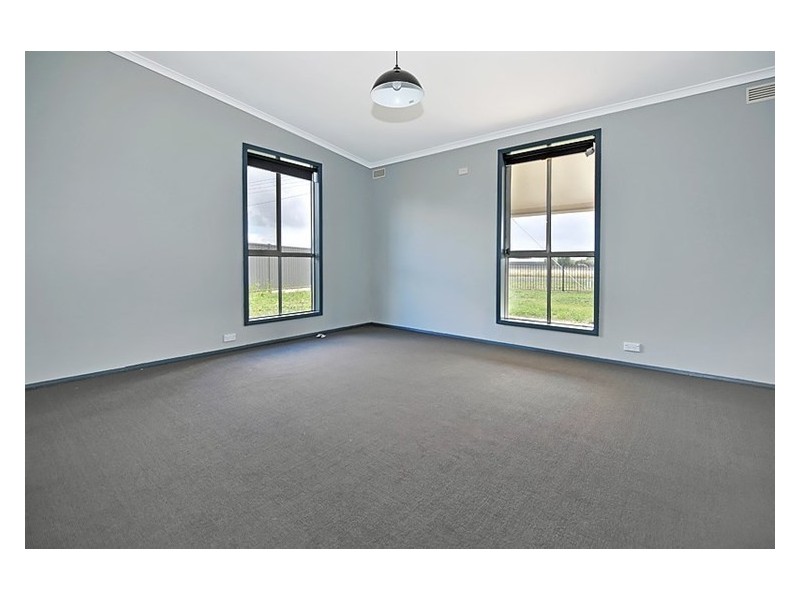 22 Lyons Street, Miners Rest VIC 3352