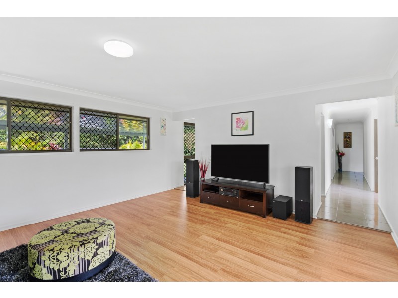 158 Acanthus Avenue, Burleigh Waters QLD 4220
