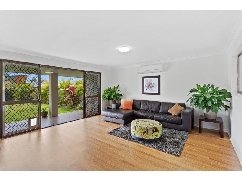 158 Acanthus Avenue, Burleigh Waters QLD 4220