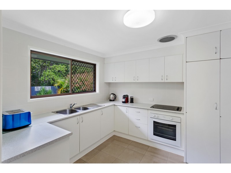 158 Acanthus Avenue, Burleigh Waters QLD 4220