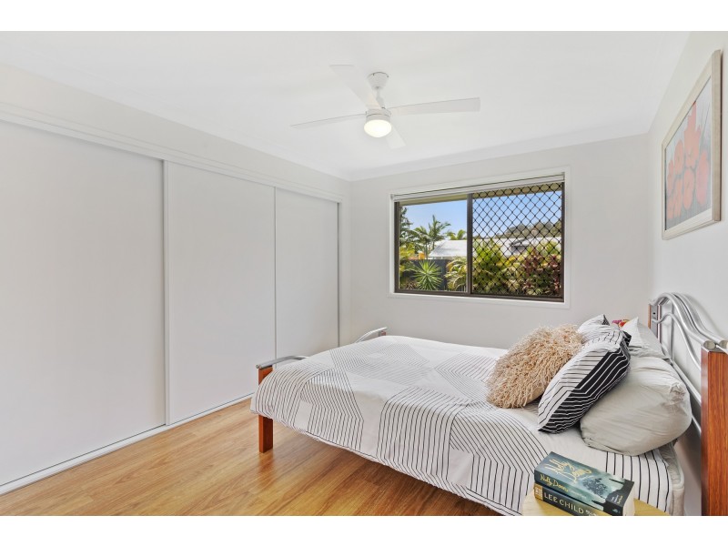 158 Acanthus Avenue, Burleigh Waters QLD 4220