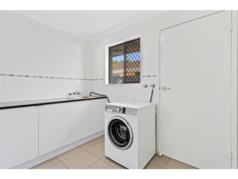 158 Acanthus Avenue, Burleigh Waters QLD 4220
