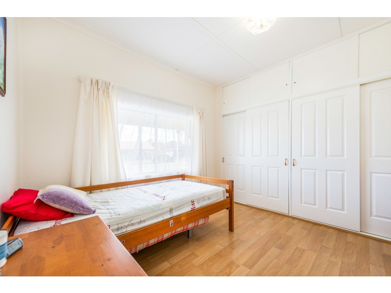 10 Barrett Avenue, Cessnock NSW 2325