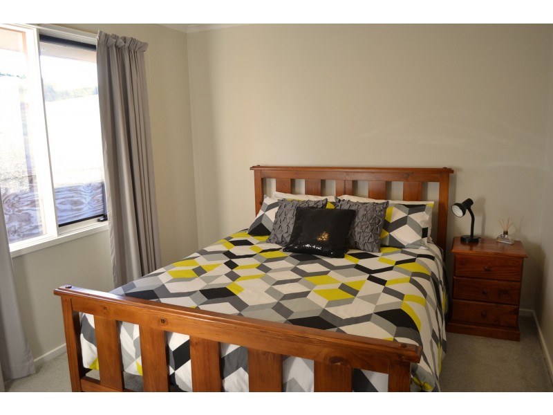 35 Adam Avenue, Hallam VIC 3803