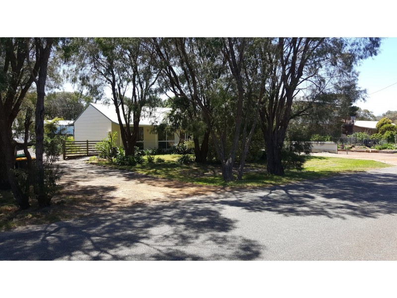 6 Henry Street, Little Grove WA 6330