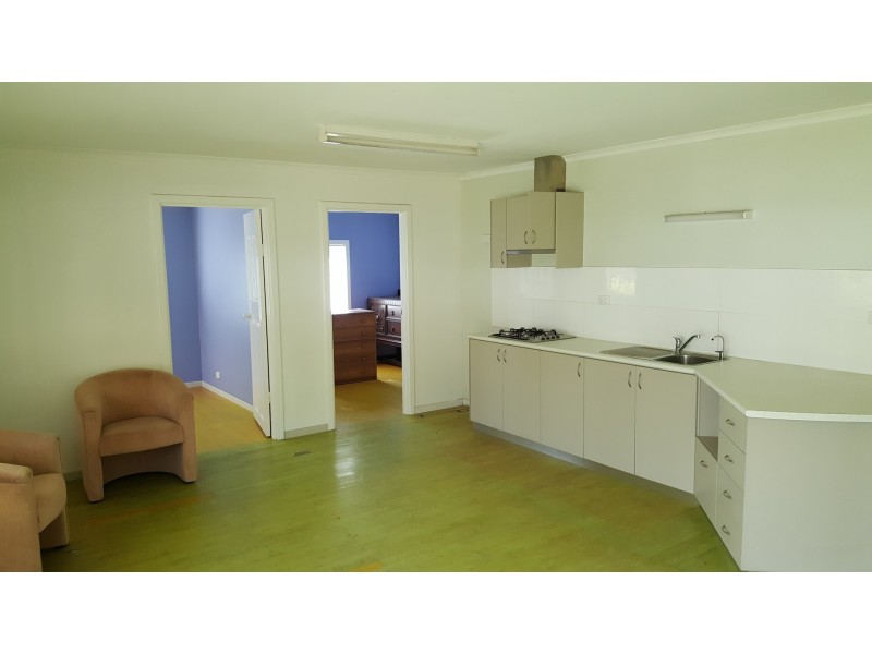 6 Henry Street, Little Grove WA 6330