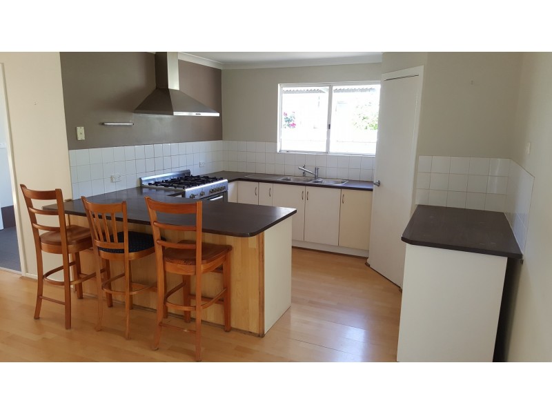 6 Henry Street, Little Grove WA 6330