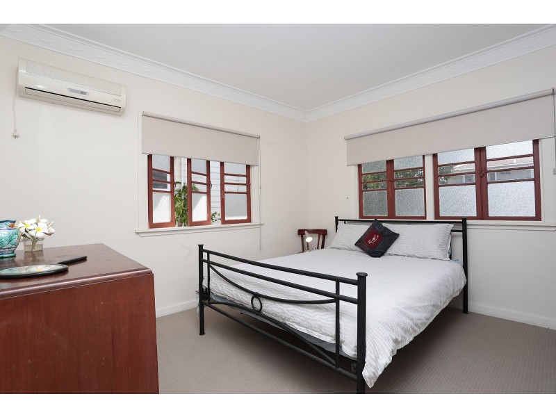 43 Agnes Street, Wynnum QLD 4178