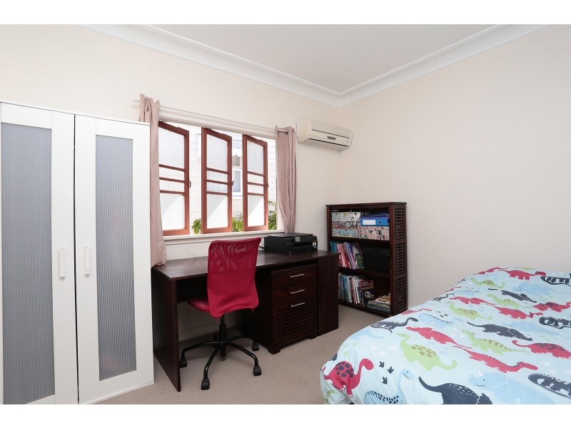 43 Agnes Street, Wynnum QLD 4178