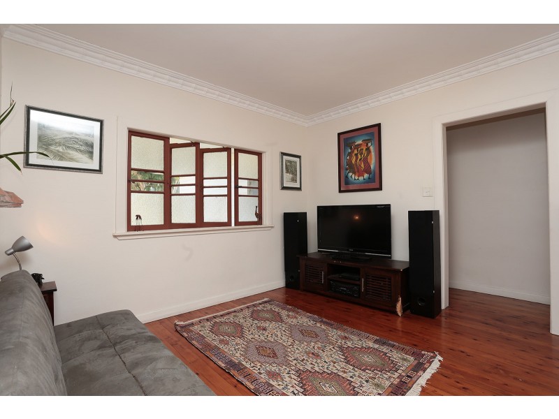 43 Agnes Street, Wynnum QLD 4178