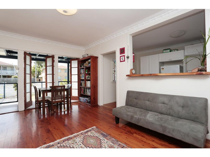 43 Agnes Street, Wynnum QLD 4178