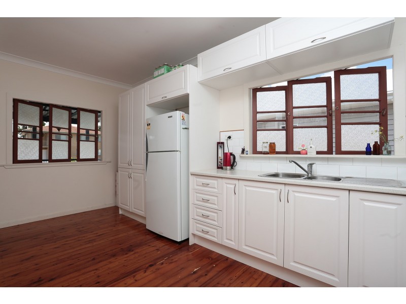 43 Agnes Street, Wynnum QLD 4178