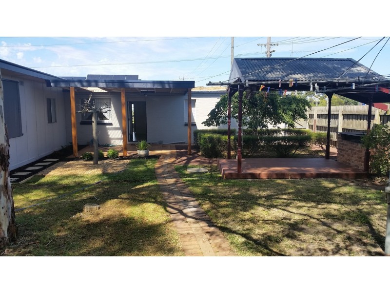 2 Railway Avenue, Tynong VIC 3813