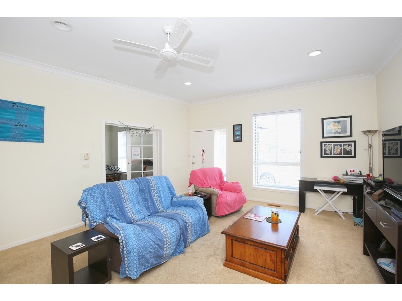 2 Railway Avenue, Tynong VIC 3813