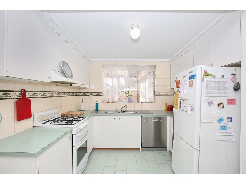 2 Railway Avenue, Tynong VIC 3813